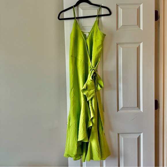 H&M Flounce Trim Wrap Dress - Picture 4 of 5